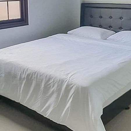 Mahkota Residence Mitra Reddoorz Karawang Ngoại thất bức ảnh